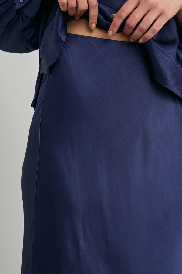 Anya Skirt l Navy