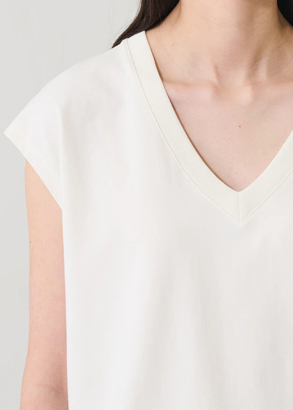 Iconic V Neck Dolman Tee I Chalk
