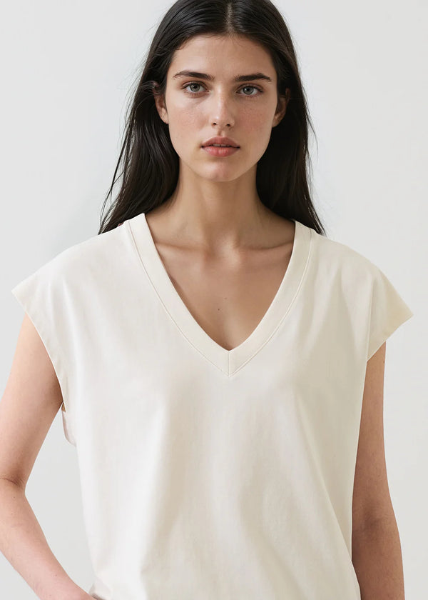 Iconic V Neck Dolman Tee I Chalk