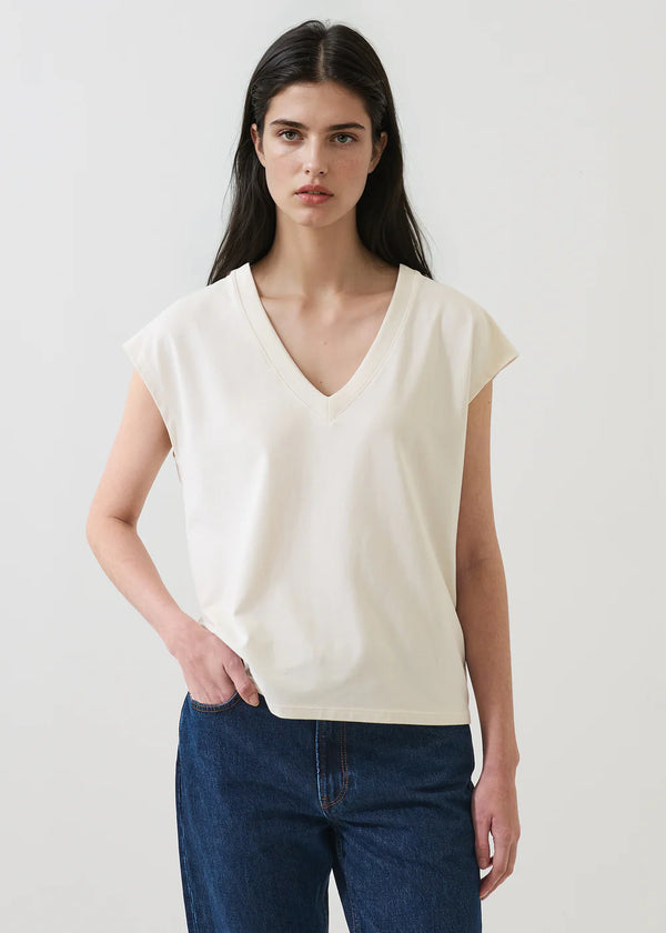 Iconic V Neck Dolman Tee I Chalk