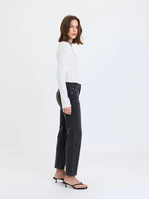 Ankle Mid Rise Slim Straight I Motion