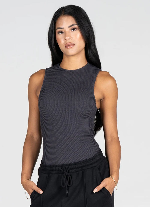 Seamless Textured Crew Neck Tank I Carbon